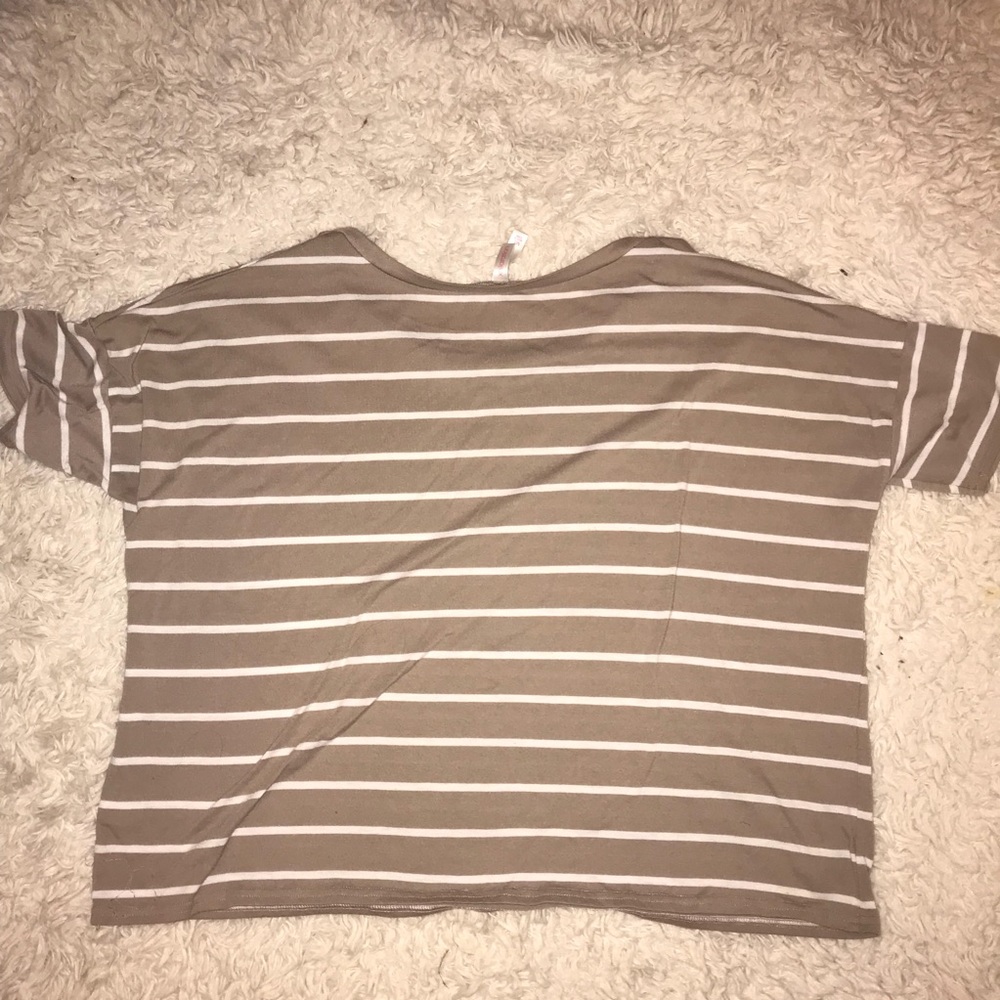 Brown and White Lose fitting T-shirt - Picture 3 of 3